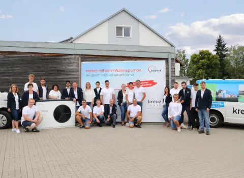 Ein Gruppenbild vom Team des Betriebs Kreuz Schnaittach.